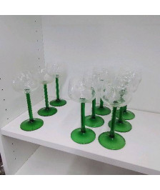 LOT DE 9 VERRES A VIN BLANC