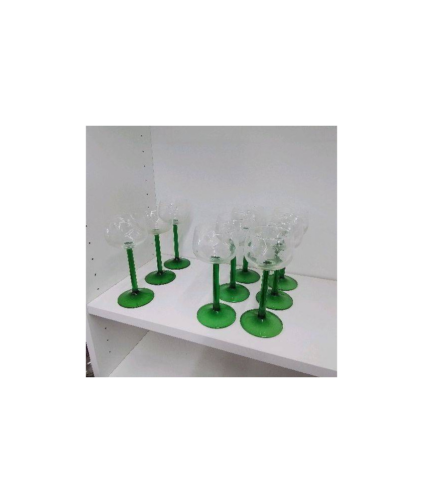 LOT DE 9 VERRES A VIN BLANC