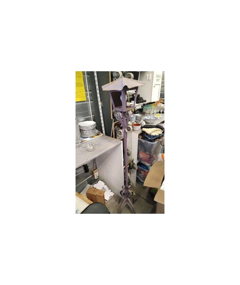 LUMINAIRE VIOLET METAL EN L’ETAT