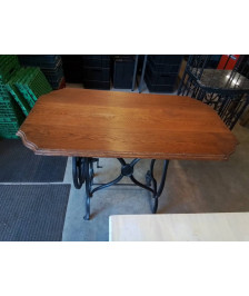 TABLE PIED FONTE PLATEAU BOIS CHANTOURNÉ 