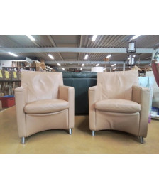 FAUTEUILS CUIR LA PAIRE ’’LEOLUX’’