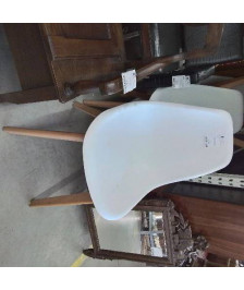 LOT 4 CHAISES BLANCHES SCANDINAVES PIEDS BOIS