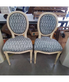 PAIRE DE CHAISES MEDAILLON 
