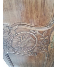 ARMOIRE DE MARIAGE PITCHPIN SCULPTÉ AUX COLOMBES