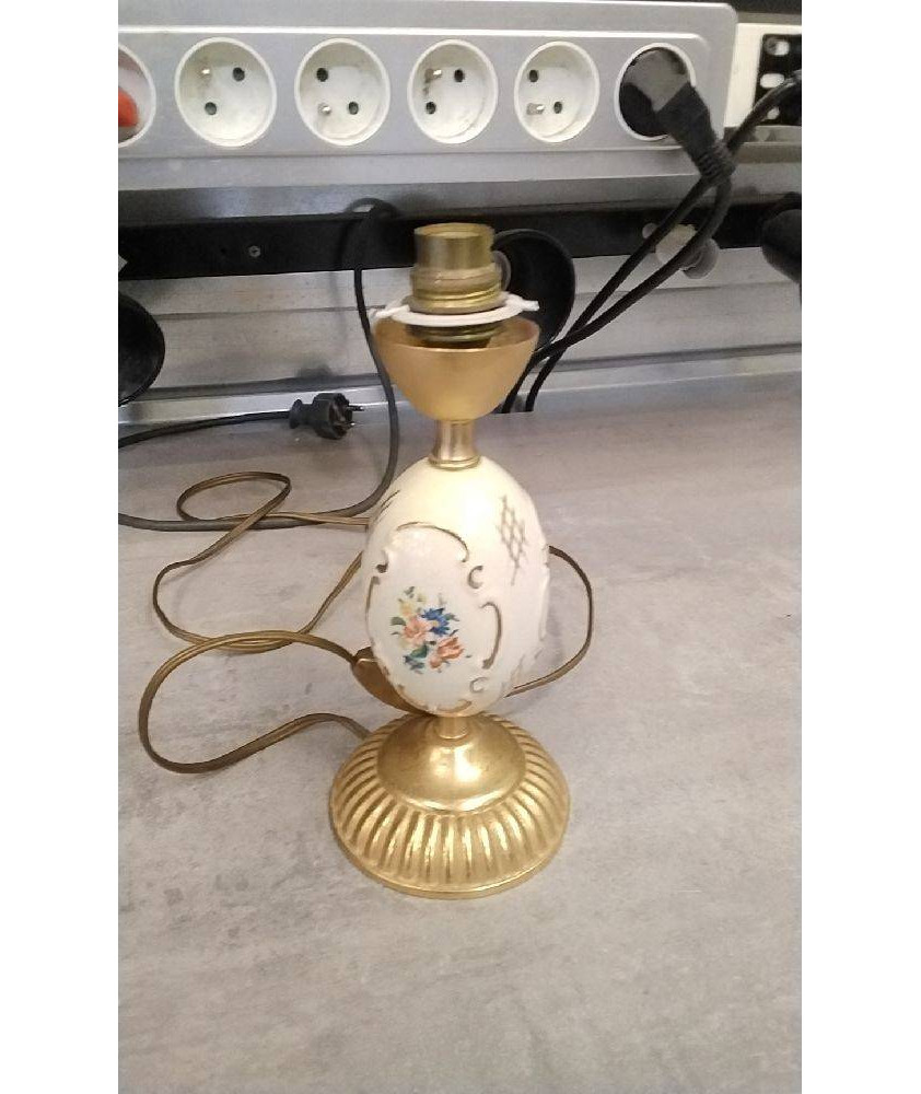 PIED DE LAMPE