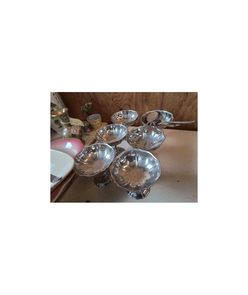 LOT DE 6 COUPES EN INOX 