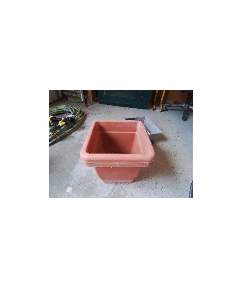 CACHE POT 