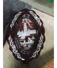 PLAT OVALE ASIATIQUE RÉSINE LAQUÉE A INCRUSTATIONS