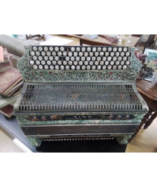 ACCORDÉON A RESTAURER