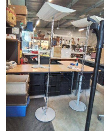 LAMPADAIRE REGENT SUISSE  ALUMINIUM  GRIS ET METAL CHROMÉ ANNEES 90
