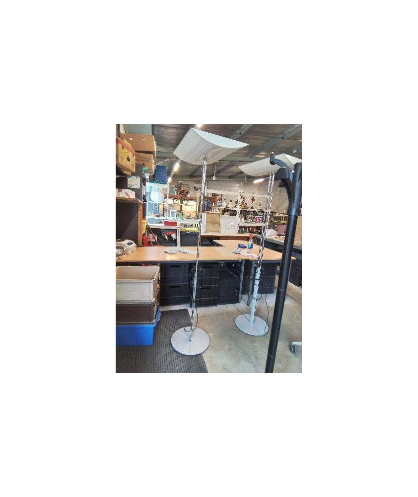 LAMPADAIRE REGENT SUISSE  ALUMINIUM  GRIS ET METAL CHROMÉ ANNEES 90