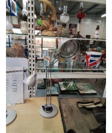 LAMPE DE BUREAU ARTICULEE ET ORIENTABLE ANTIFONI
