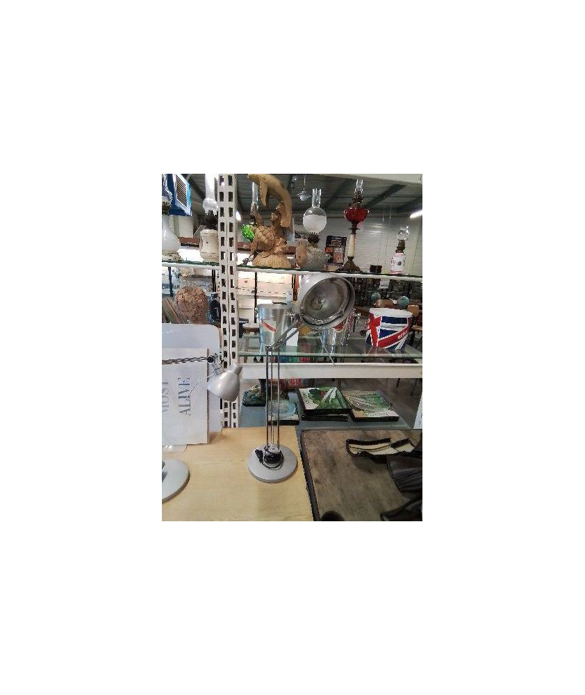 LAMPE DE BUREAU ARTICULEE ET ORIENTABLE ANTIFONI