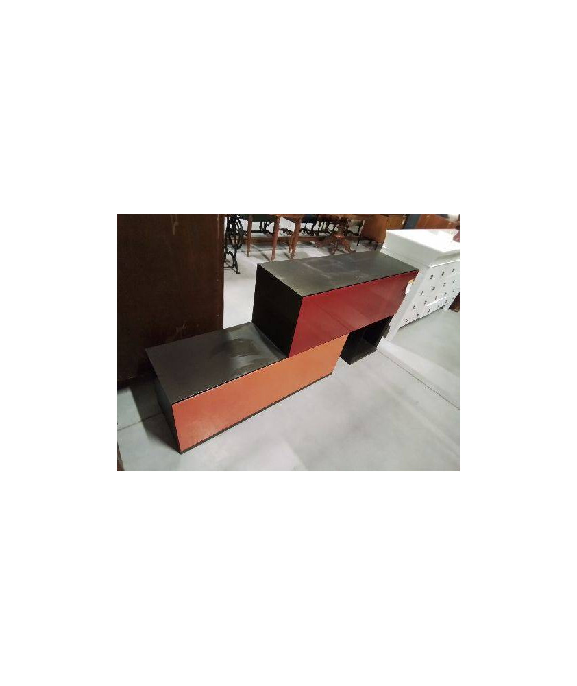 MEUBLE BOIS 2 PORTES VERRES ROUGE ET ORANGE EN L ETAT