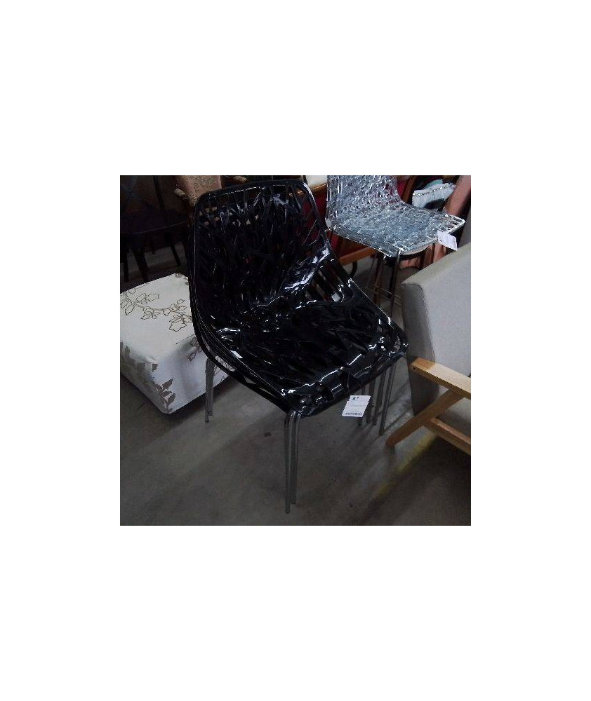 LOT 4 CHAISES NOIRES NID D\'ABEILLE PLASTIQUE PIEDS CHROMÉS LOT 4 CHAISES NOIRES NID D\'ABEILLE PLASTIQUE PIEDS CHROMÉS
