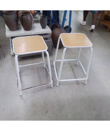 PAIRE DE TABOURETS BLANCS
