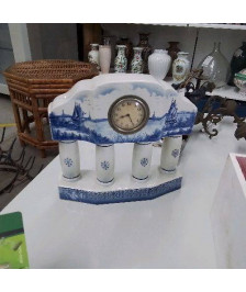 PENDULE EN FAIENCE 