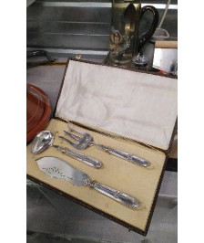COUVERTS DE SERVICE 