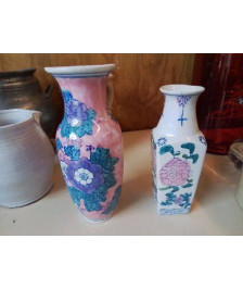 VASE EN PORCELAINE ASIATIQUE