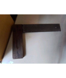 ÉQUERRE EN BOIS 
