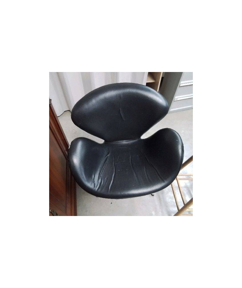 FAUTEUIL NOIR DESIGN EN L’ETAT