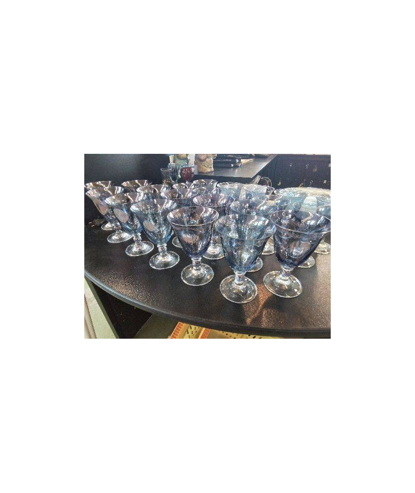 VERRE A EAU SUR PIED FACON BOHEME