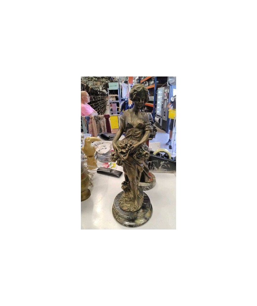 DECO STATUETTE RESINE - LA DAME AU BOUQUET 