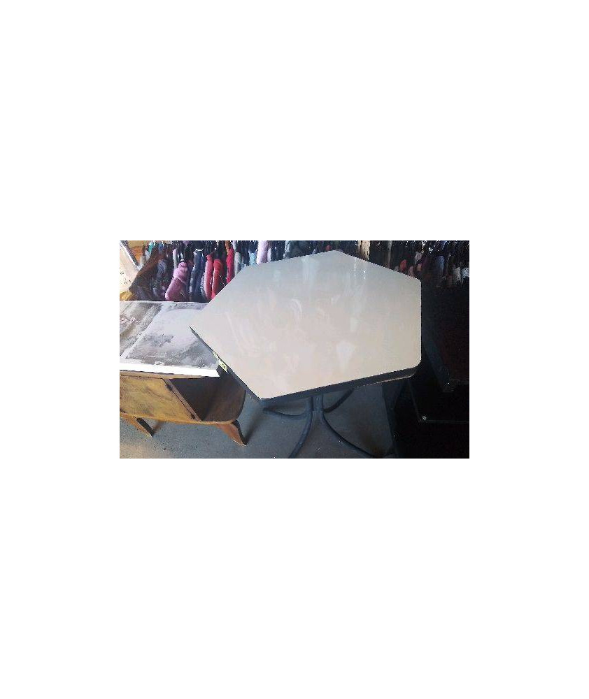TABLE BISTROT HEXAGONALE EN L’ETAT