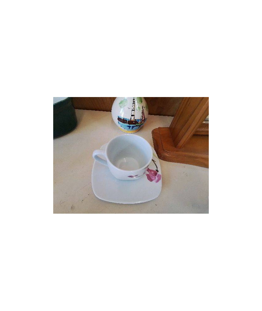 PETITE TASSE AVEC SOUCOUPE 