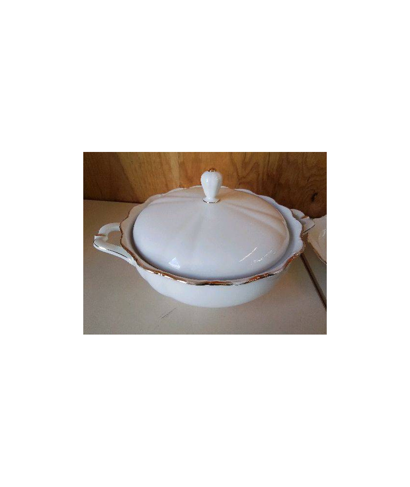 SOUPIÈRE EN PORCELAINE 