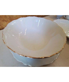 PLAT EN PORCELAINE 
