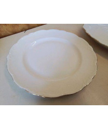 PLAT EN PORCELAINE 