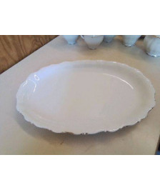 PLAT EN PORCELAINE 