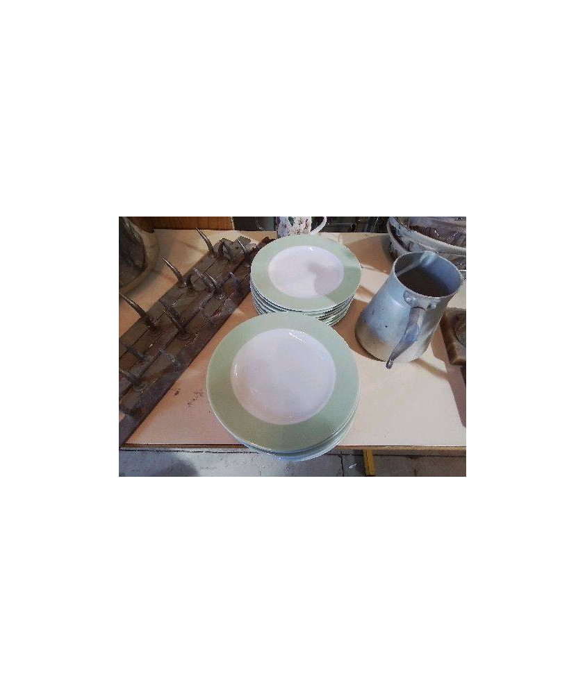 LOT DE 8 ASSIETTES À DESSERT 