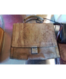 POCHETTE EN CUIR DE BUFFLE