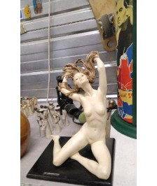 DECO STATUETTE FEMME SUR SOCLE - SANTINI