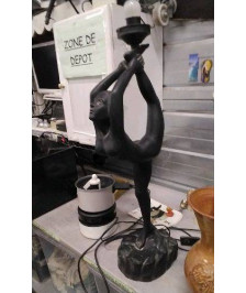 LAMPE FEMME DANSEUSE - ART DECO- GLOBE MANQUANT 