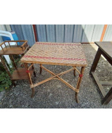 TABLE EN ROTIN 