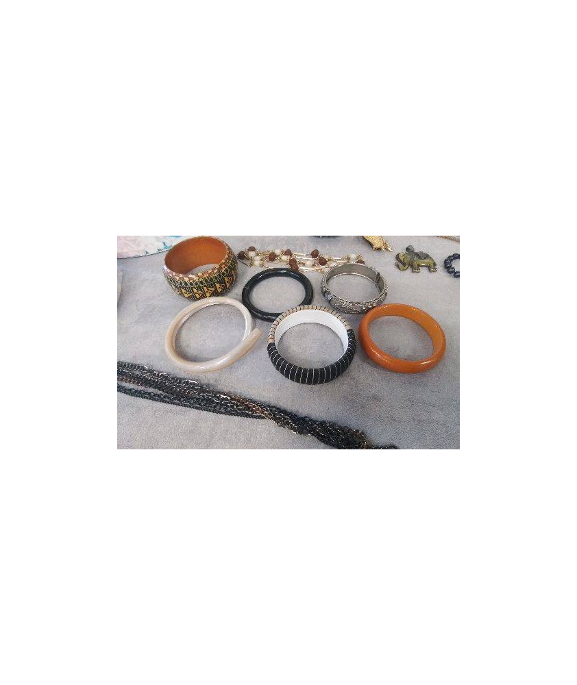 BRACELET