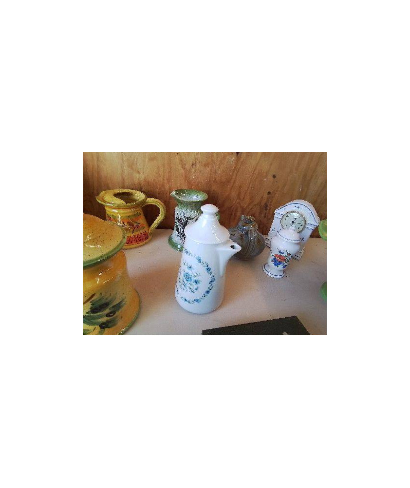 CAFETIÈRE EN PORCELAINE VINTAGE 