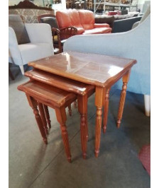 3 TABLES BASSES GIGOGNES BOIS CLAIR DESSUS PLATEAUX VERRE PIEDS CANNELES