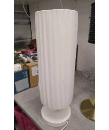 LAMPE BLANCHE ABAT JOUR EN L’ETAT 