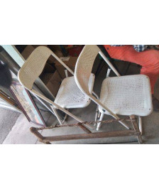 CHAISE PLIANTE METAL EN L’ETAT 