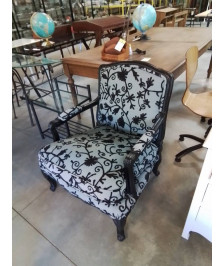 FAUTEUIL BOIS PEINT NOIR ASSISE ET DOSSIER TISSU GRIS ET NOIR STYLE RÉGENCE 