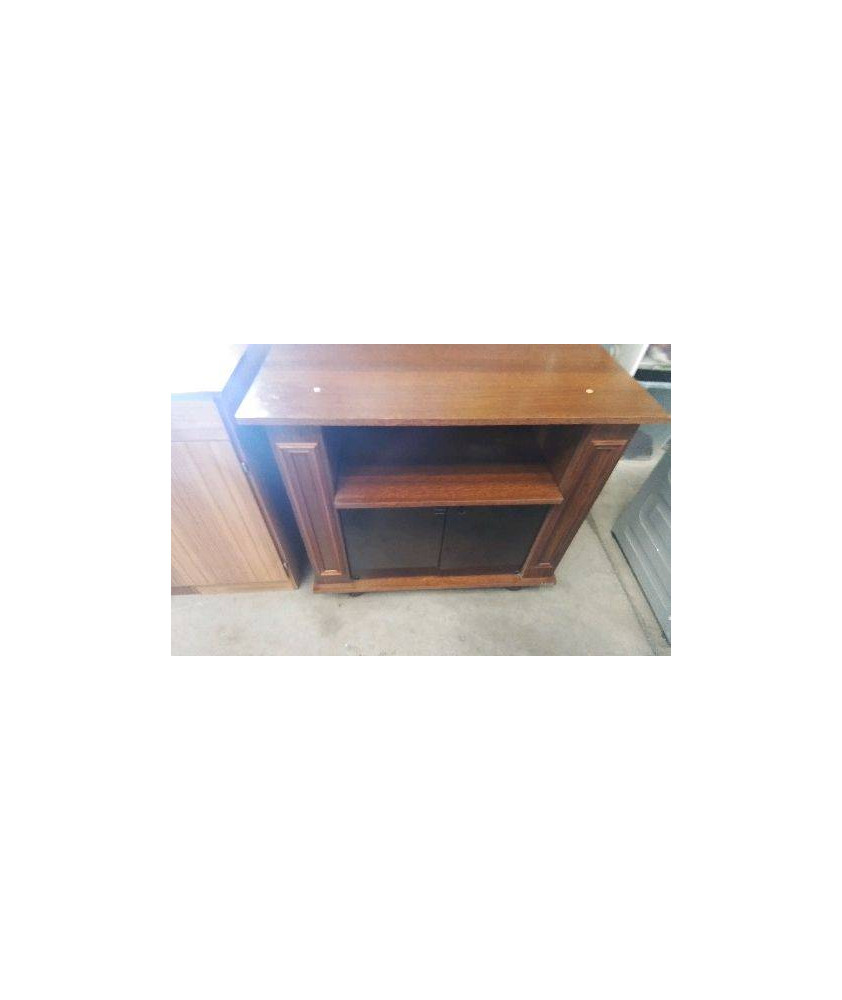 MEUBLE TELE A ROULETTES