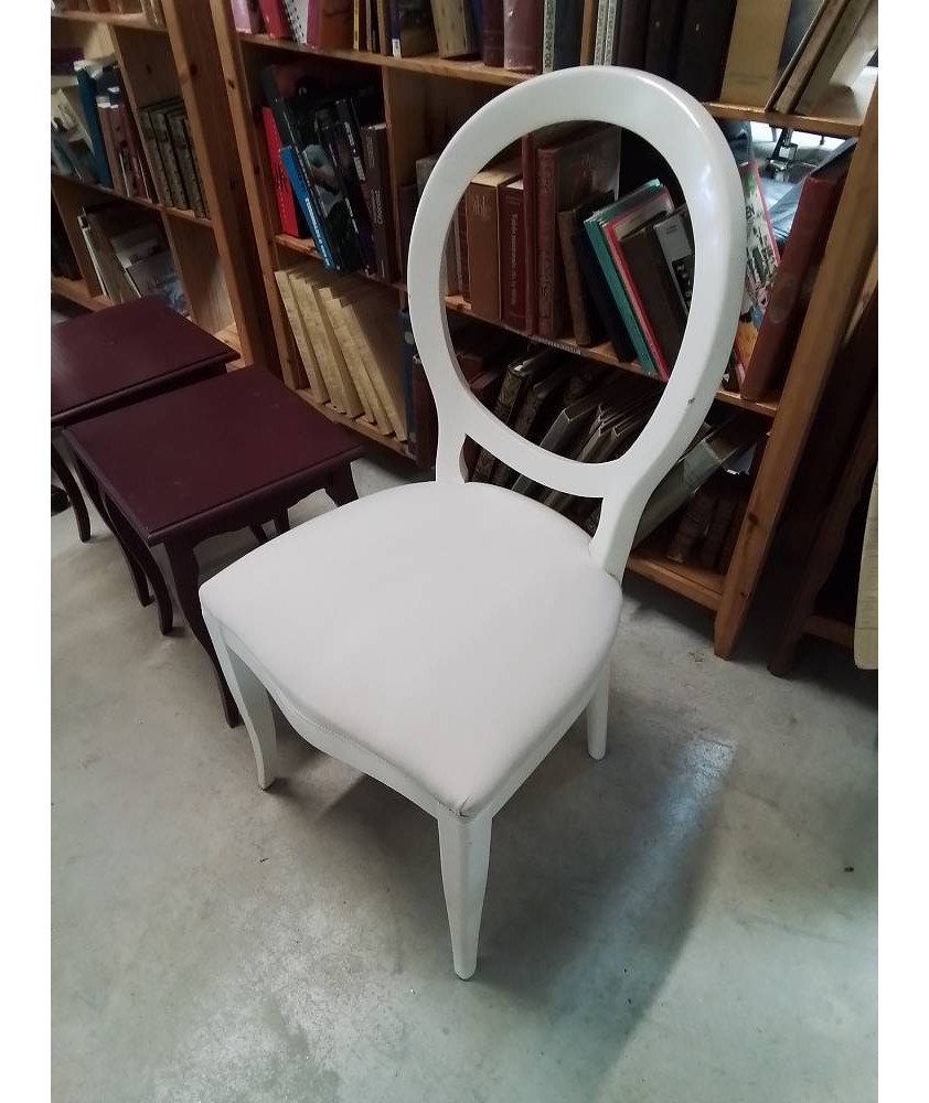 CHAISE BOIS BLANC DOSSIER MÉDAILLON ASSISE CAPITONNÉ TISSU ÉCRU 