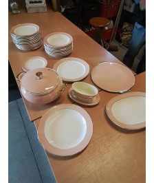 SERVICE CERAMIQUE ROSE ÉCRU LISERÉ DORÉ SANTOS VILLEROY&BOCH LUCIEN ENGEL 38 PIÈCES MILIEU XXE