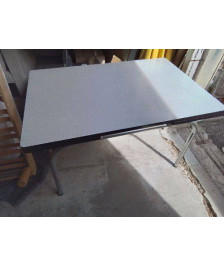 TABLE FORMICA