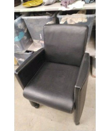 FAUTEUIL SIMILI CUIR A ROULETTES 