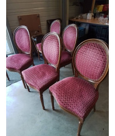 5 CHAISES MÉDAILLON ASSISE ET BOIS CAPITONNÉ TISSU ROUGE STYLE LOUIS XVI
